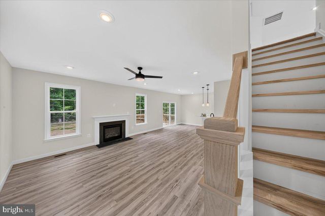 126 HICKORY LN, Bumpass, VA 23024
