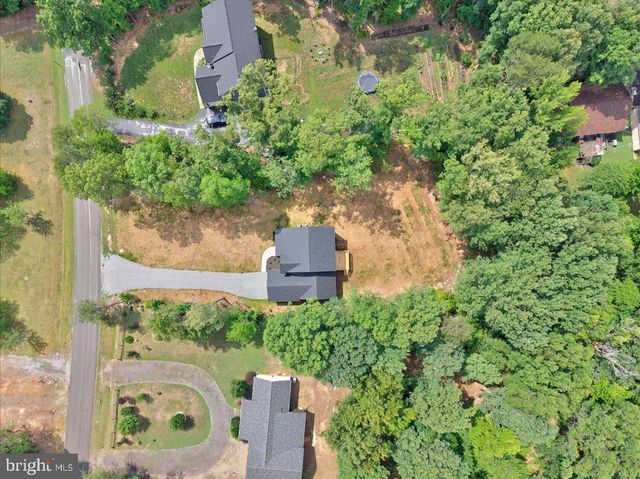 126 HICKORY LN, Bumpass, VA 23024