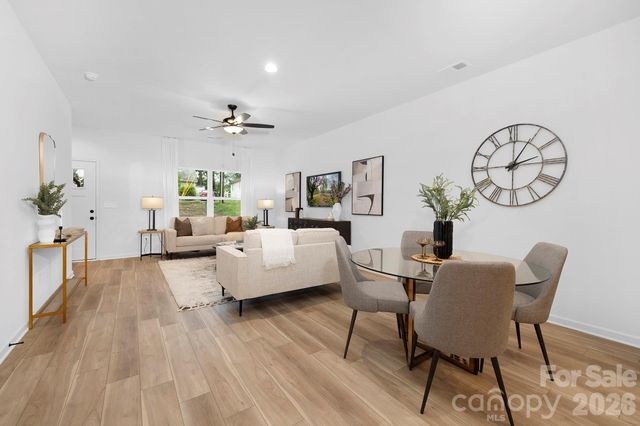 5041 San Francisco Circle, Charlotte, NC 28216
