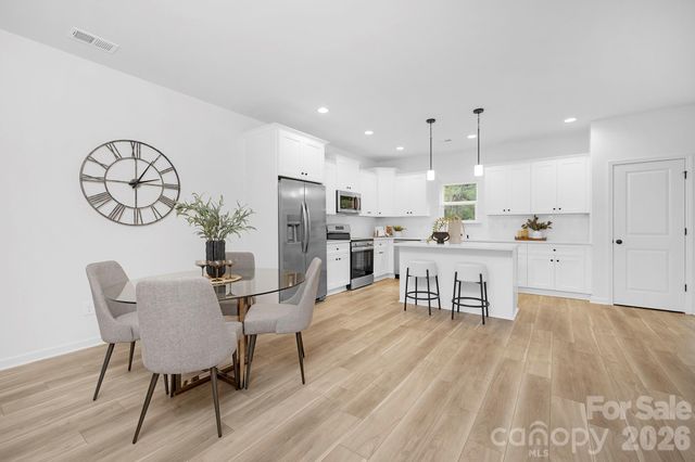 5041 San Francisco Circle, Charlotte, NC 28216