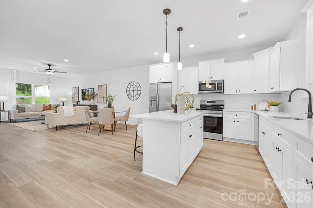 5041 San Francisco Circle, Charlotte, NC 28216
