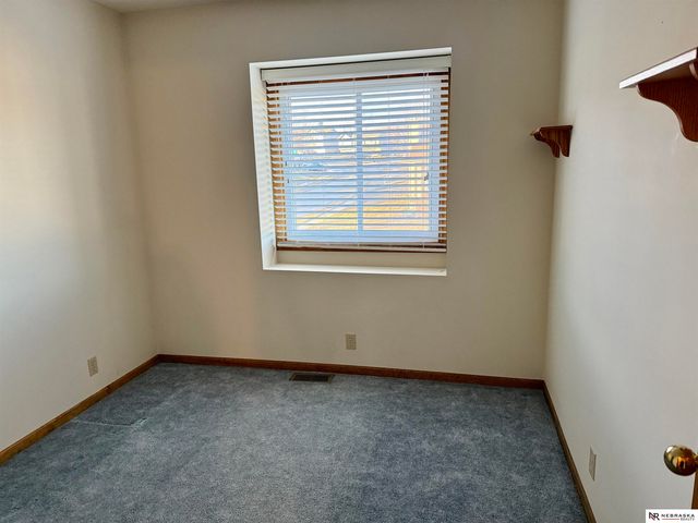 5763 N 130th Street, Omaha, NE 68164