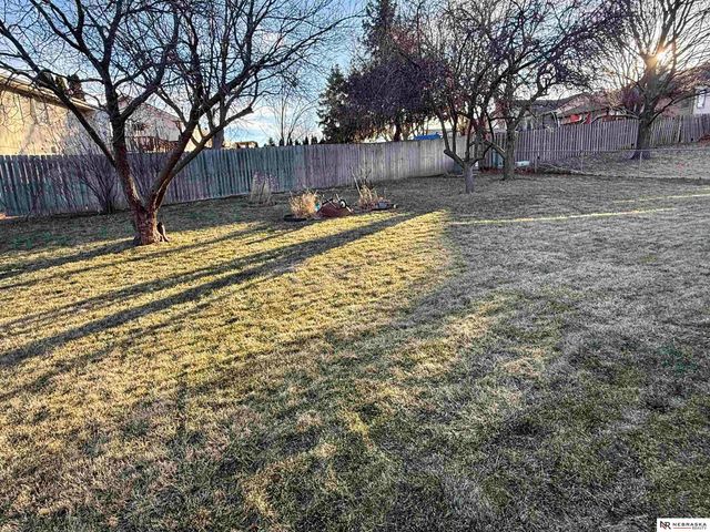 5763 N 130th Street, Omaha, NE 68164