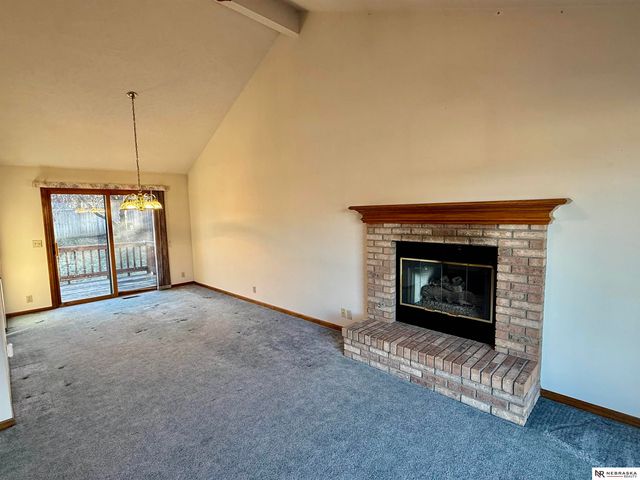 5763 N 130th Street, Omaha, NE 68164