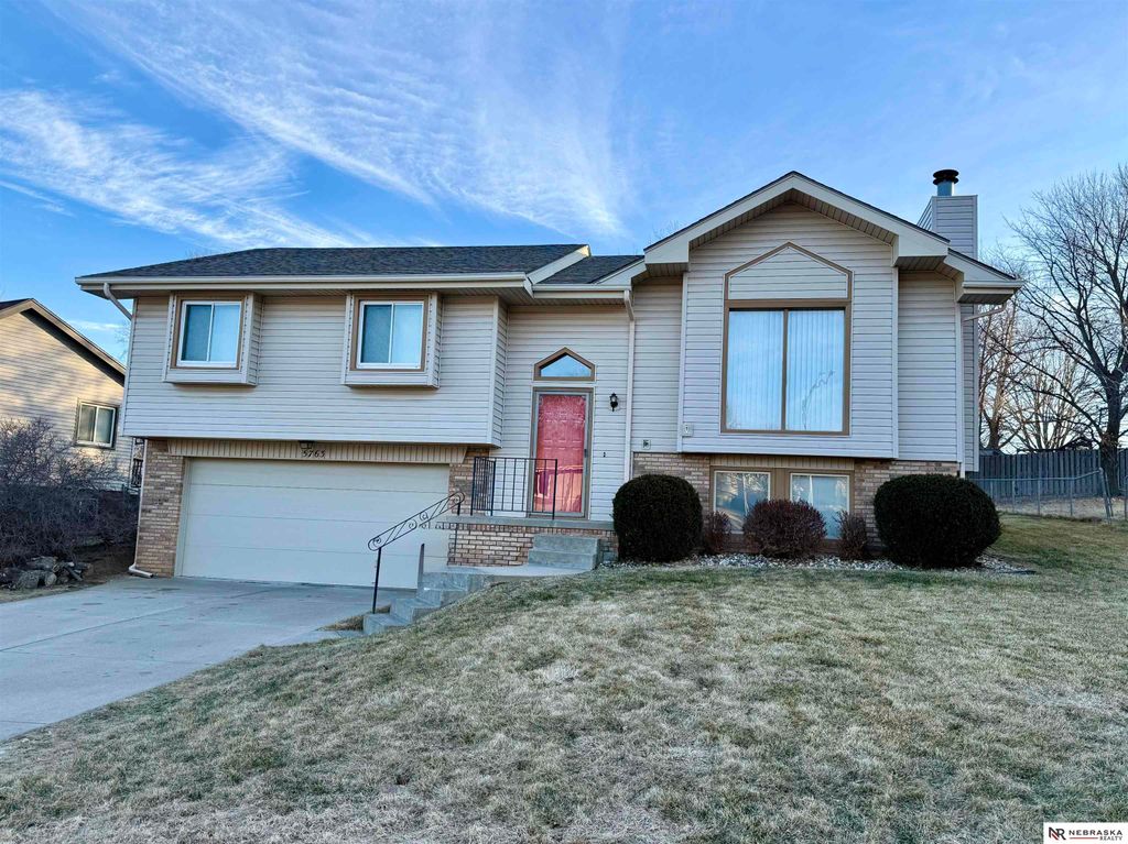 5763 N 130th Street, Omaha, NE 68164