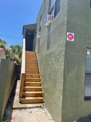 432 15th Street 2, West Palm Beach, FL 33401