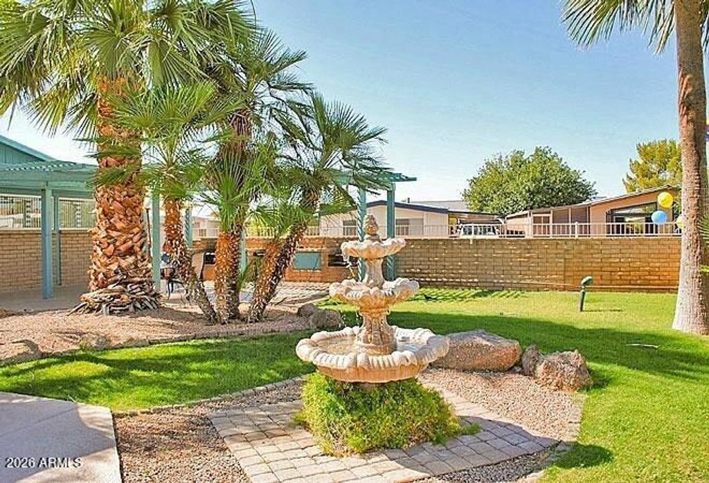 Image 20 of property listing at 10701 N 99th Avenue 162, Peoria, AZ 85345