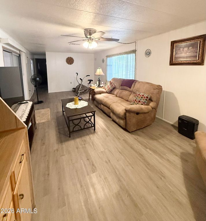 Image 6 of property listing at 10701 N 99th Avenue 162, Peoria, AZ 85345