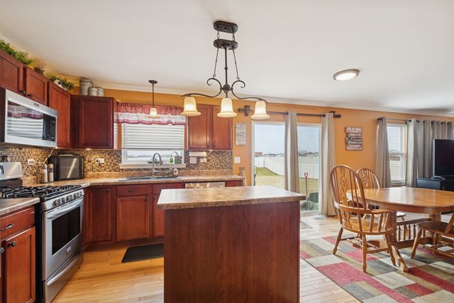 26334 W Silver Stream Drive, Channahon, IL 60410