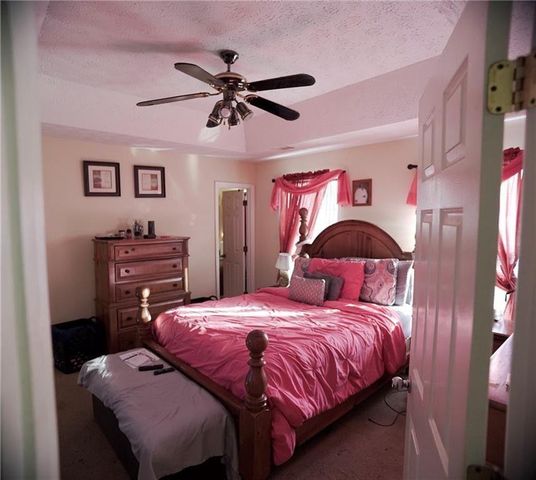 493 E LAKE Drive, Riverdale, GA 30274