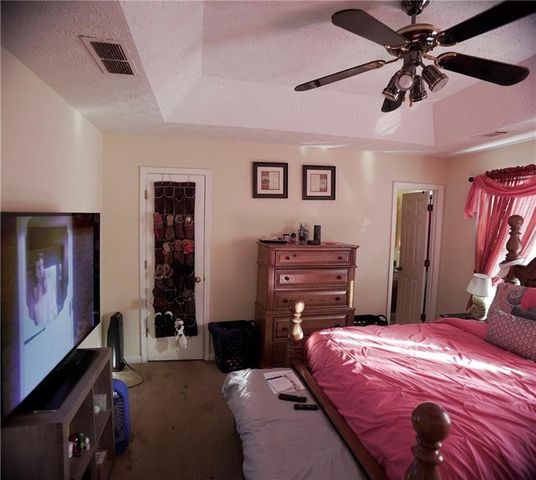 493 E LAKE Drive, Riverdale, GA 30274