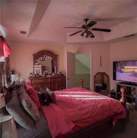 493 E LAKE Drive, Riverdale, GA 30274