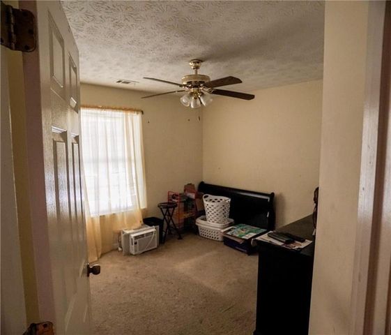 493 E LAKE Drive, Riverdale, GA 30274