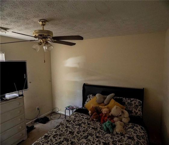 493 E LAKE Drive, Riverdale, GA 30274