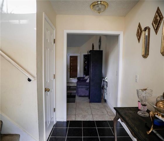 493 E LAKE Drive, Riverdale, GA 30274