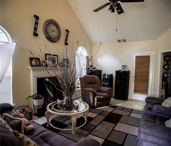 493 E LAKE Drive, Riverdale, GA 30274