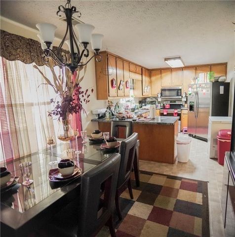 493 E LAKE Drive, Riverdale, GA 30274