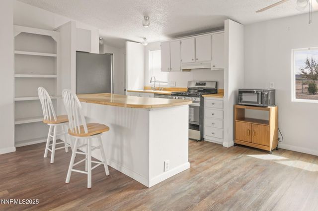 2880 Talapoosa Street, Silver Springs, NV 89429