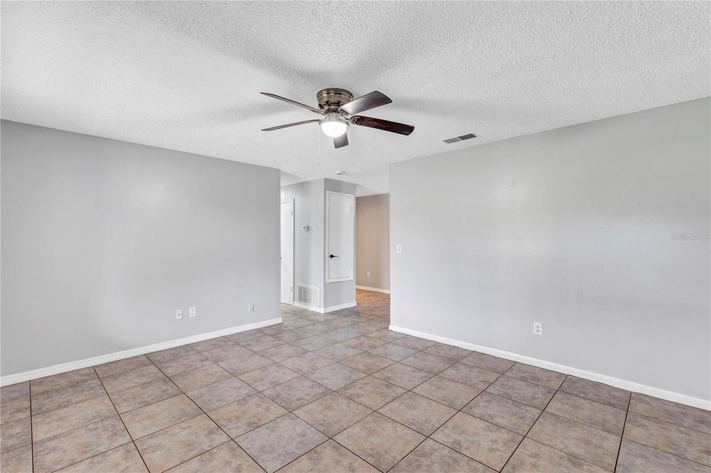 Image 5 of property listing at 7900 TOLEDO STREET, Orlando, FL 32822