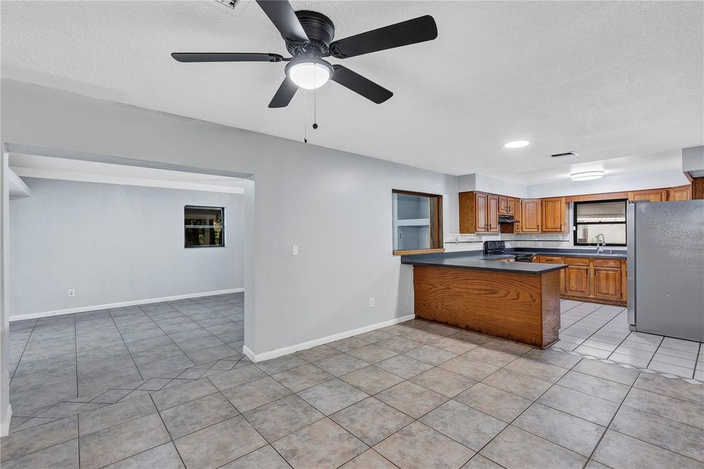 Image 8 of property listing at 7900 TOLEDO STREET, Orlando, FL 32822