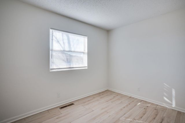 502 N Summitlawn Ln, Wichita, KS 67212