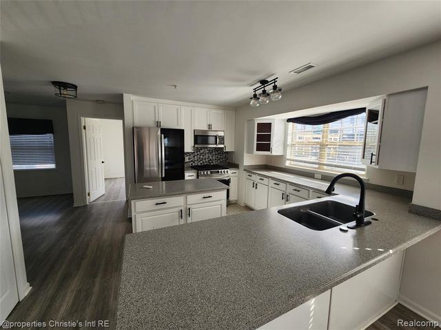 2442 Woodward Avenue, Detroit, MI 48201