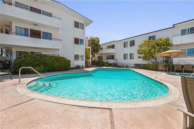 415 S Prospect Avenue 204, Redondo Beach, CA 90277