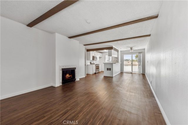 415 S Prospect Avenue 204, Redondo Beach, CA 90277