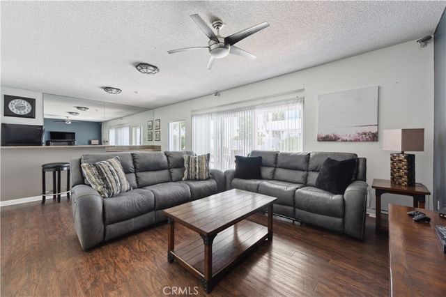 415 S Prospect Avenue 204, Redondo Beach, CA 90277