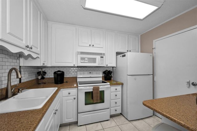 2700 BAYSHORE BOULEVARD 2205, Dunedin, FL 34698
