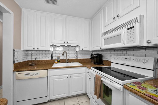 2700 BAYSHORE BOULEVARD 2205, Dunedin, FL 34698