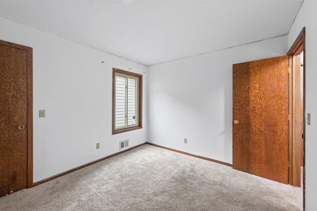 6025 79th Avenue N, Brooklyn Park, MN 55443