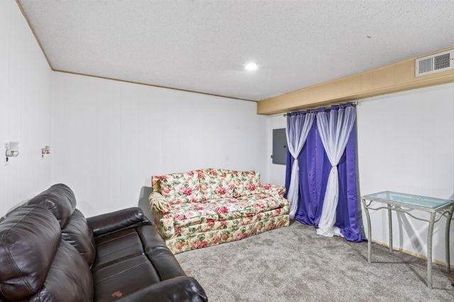 6025 79th Avenue N, Brooklyn Park, MN 55443