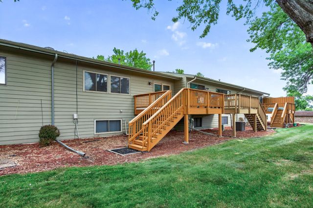 6025 79th Avenue N, Brooklyn Park, MN 55443