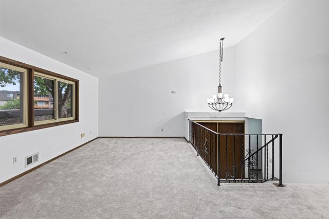 6025 79th Avenue N, Brooklyn Park, MN 55443