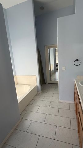 5398 W Robinson Avenue, Fresno, CA 93722