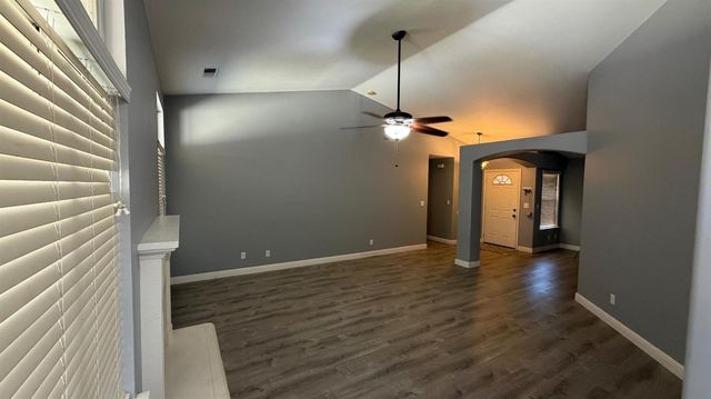5398 W Robinson Avenue, Fresno, CA 93722