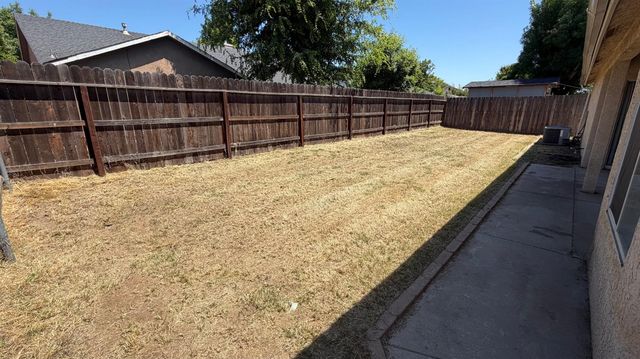 5398 W Robinson Avenue, Fresno, CA 93722