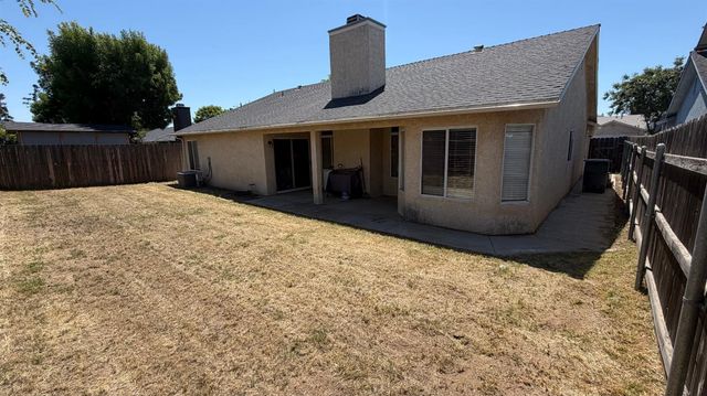 5398 W Robinson Avenue, Fresno, CA 93722