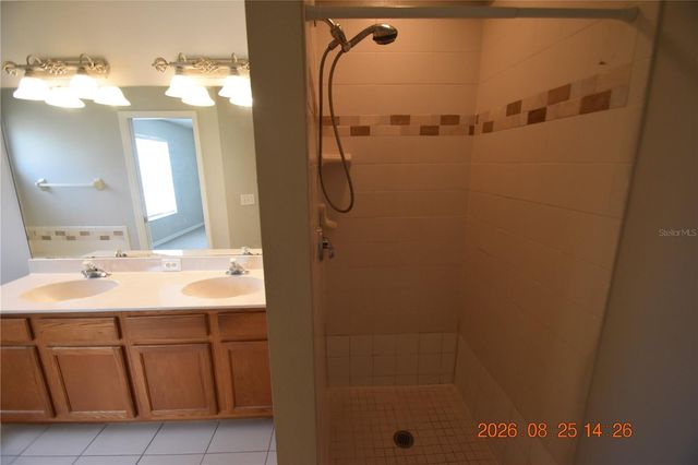556 BLACK LION DRIVE NE 556, St Petersburg, FL 33716
