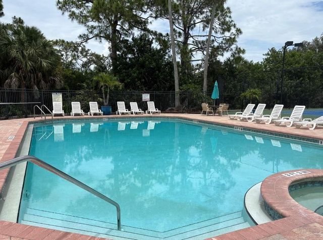 556 BLACK LION DRIVE NE 556, St Petersburg, FL 33716