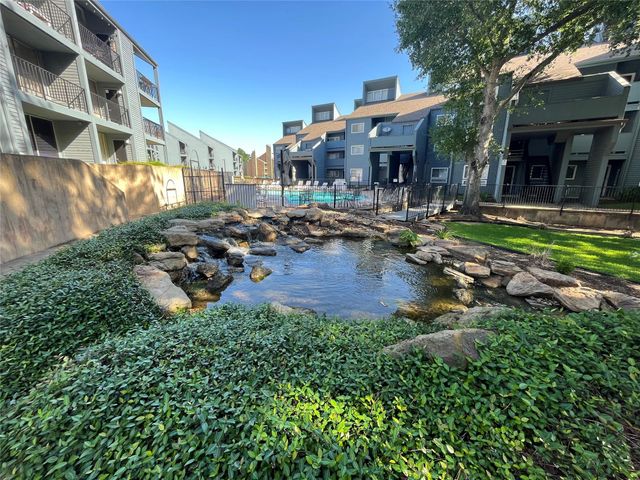 12500 Melville Drive Drive B313, Montgomery, TX 77356