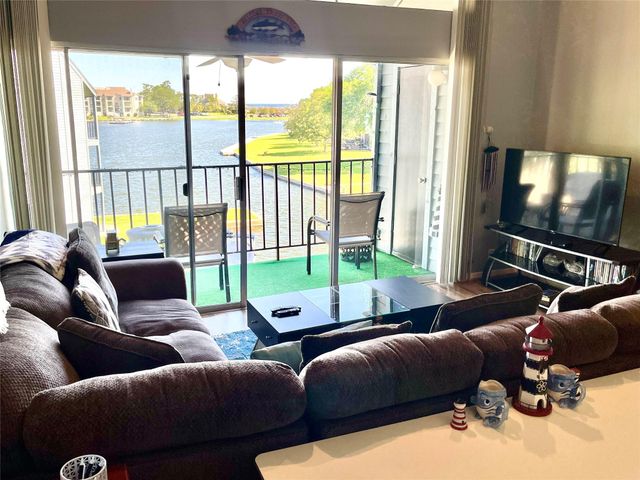 12500 Melville Drive Drive B313, Montgomery, TX 77356