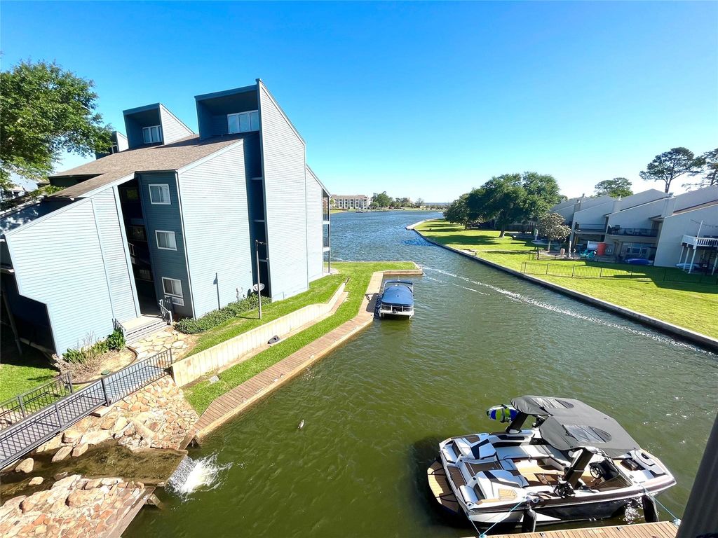 12500 Melville Drive Drive B313, Montgomery, TX 77356