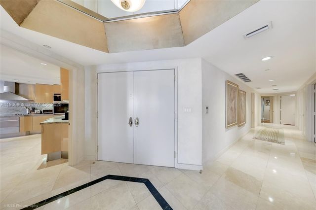 2600 Island Boulevard 703, Aventura, FL 33160