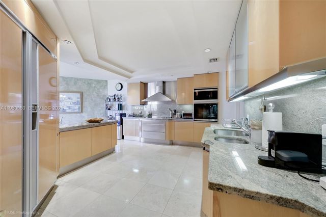 2600 Island Boulevard 703, Aventura, FL 33160