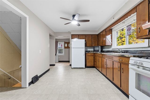 430 Newkirk St, Carnegie, PA 15106