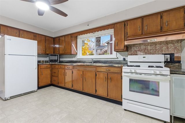 430 Newkirk St, Carnegie, PA 15106