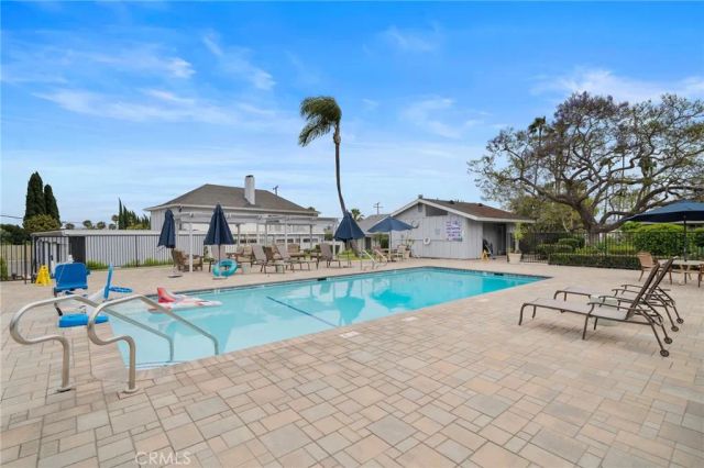 2528 University Drive, Newport Beach, CA 92660