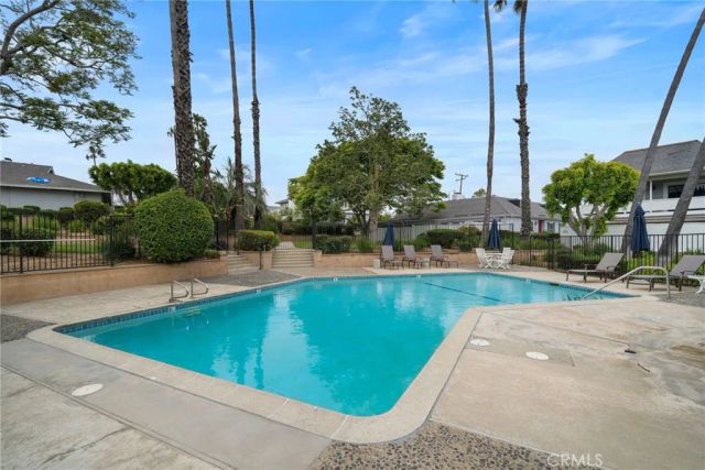 2528 University Drive, Newport Beach, CA 92660